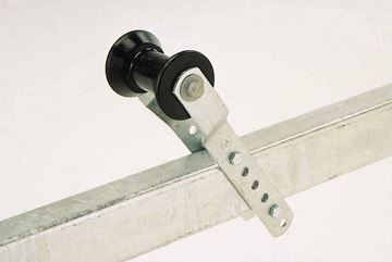 C.E. Smith Adjustable Keel Roller Bracket Assembly with 4" black roller
